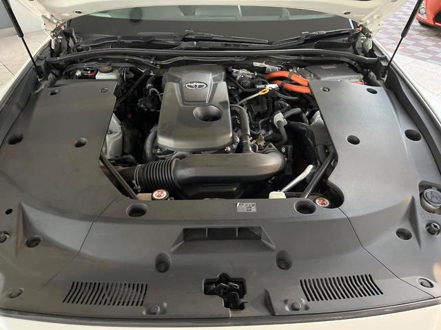 クラウンハイブリッド RS セーフティセンス 3眼LEDヘッドライト/フロントフォグ 純正18インチアルミ スーパーライブサウンドシステム 革巻きステアリング パドルシフト ステアリングヒーター 前席シートエアコン 電動チルト(18枚目)