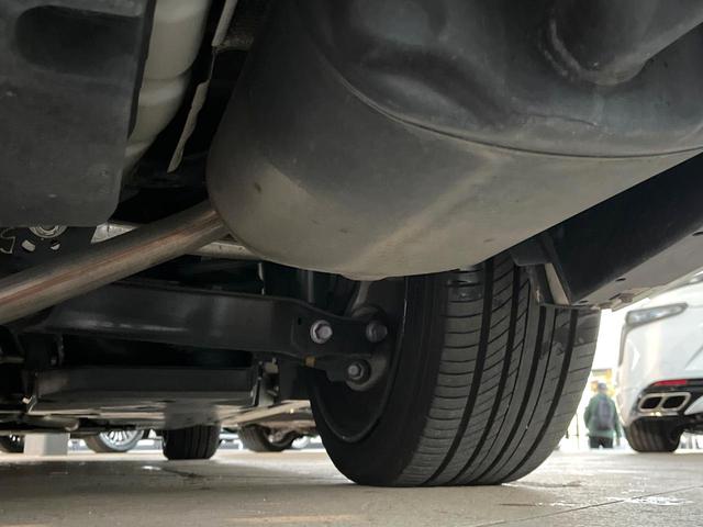 クラウンハイブリッド RS セーフティセンス 3眼LEDヘッドライト/フロントフォグ 純正18インチアルミ スーパーライブサウンドシステム 革巻きステアリング パドルシフト ステアリングヒーター 前席シートエアコン 電動チルト(28枚目)