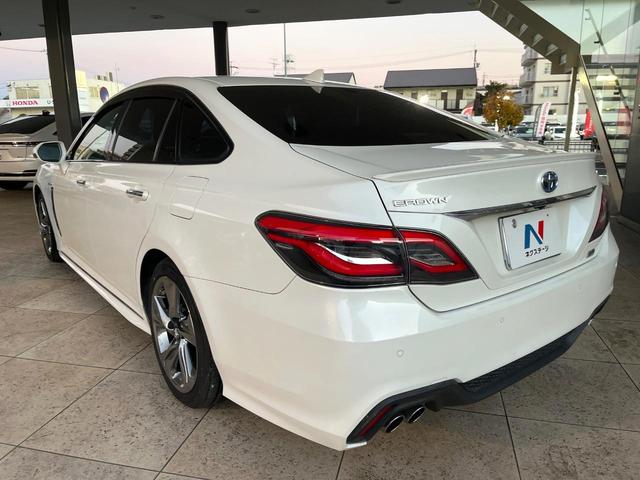 クラウンハイブリッド RS セーフティセンス 3眼LEDヘッドライト/フロントフォグ 純正18インチアルミ スーパーライブサウンドシステム 革巻きステアリング パドルシフト ステアリングヒーター 前席シートエアコン 電動チルト(30枚目)