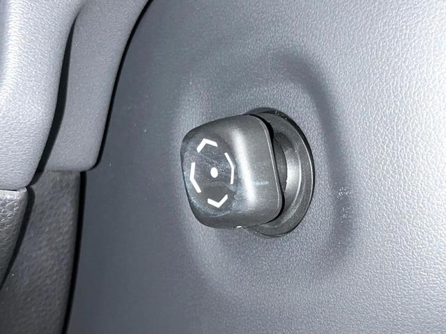 クラウンハイブリッド RS セーフティセンス 3眼LEDヘッドライト/フロントフォグ 純正18インチアルミ スーパーライブサウンドシステム 革巻きステアリング パドルシフト ステアリングヒーター 前席シートエアコン 電動チルト(50枚目)