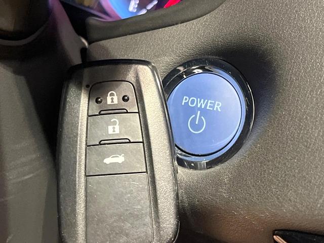 クラウンハイブリッド RS セーフティセンス 3眼LEDヘッドライト/フロントフォグ 純正18インチアルミ スーパーライブサウンドシステム 革巻きステアリング パドルシフト ステアリングヒーター 前席シートエアコン 電動チルト(62枚目)