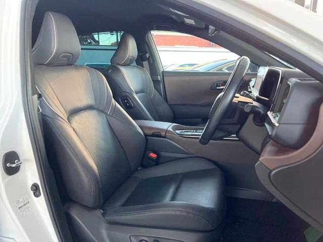 クラウンクロスオーバー Gアドバンスド・レザーパッケージ 4WD モデリスタフルエアロ デジタルインナーミラー パノラミックビューモニター 黒革シート セーフティセンス 4眼LEDヘッドライト 純正21インチアルミ 純正革巻きステアリング(9枚目)