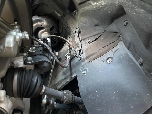 クラウンクロスオーバー Gアドバンスド・レザーパッケージ 4WD モデリスタフルエアロ デジタルインナーミラー パノラミックビューモニター 黒革シート セーフティセンス 4眼LEDヘッドライト 純正21インチアルミ 純正革巻きステアリング(21枚目)