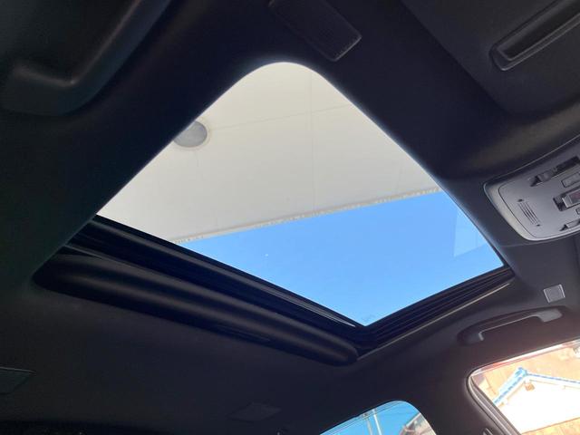 クラウンハイブリッド G-エグゼクティブ モデリスタエアロ パノラミックビューモニター ムーンルーフ デジタルインナーミラー 黒革シート ブラインドスポットモニター メモリー機能付きパワーシート 全席シートヒーター 純正18インチアルミ 禁煙(4枚目)