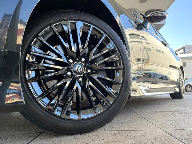 クラウンハイブリッド G-エグゼクティブ モデリスタエアロ パノラミックビューモニター ムーンルーフ デジタルインナーミラー 黒革シート ブラインドスポットモニター メモリー機能付きパワーシート 全席シートヒーター 純正18インチアルミ 禁煙(14枚目)