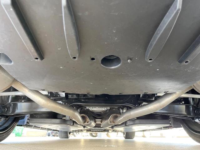 クラウンハイブリッド G-エグゼクティブ モデリスタエアロ パノラミックビューモニター ムーンルーフ デジタルインナーミラー 黒革シート ブラインドスポットモニター メモリー機能付きパワーシート 全席シートヒーター 純正18インチアルミ 禁煙(20枚目)