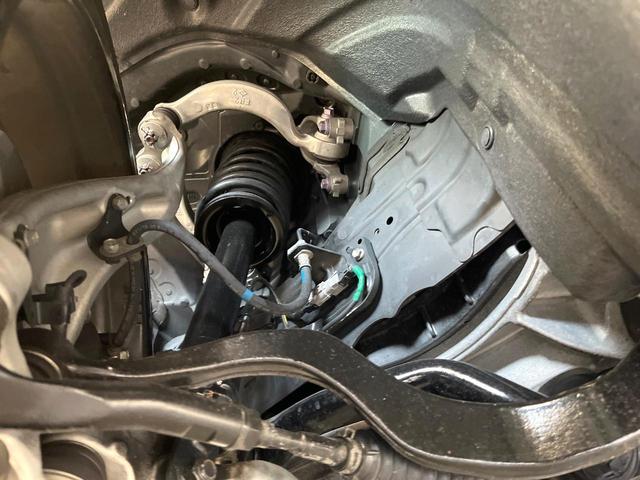 クラウンハイブリッド G-エグゼクティブ モデリスタエアロ パノラミックビューモニター ムーンルーフ デジタルインナーミラー 黒革シート ブラインドスポットモニター メモリー機能付きパワーシート 全席シートヒーター 純正18インチアルミ 禁煙(21枚目)