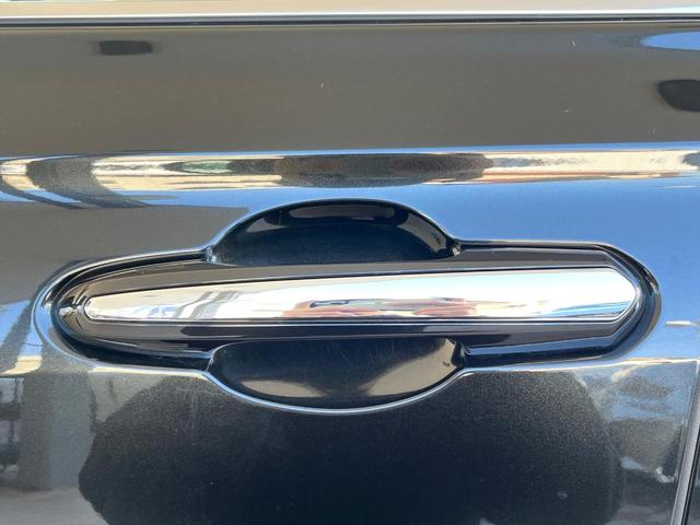 クラウンハイブリッド G-エグゼクティブ モデリスタエアロ パノラミックビューモニター ムーンルーフ デジタルインナーミラー 黒革シート ブラインドスポットモニター メモリー機能付きパワーシート 全席シートヒーター 純正18インチアルミ 禁煙(26枚目)