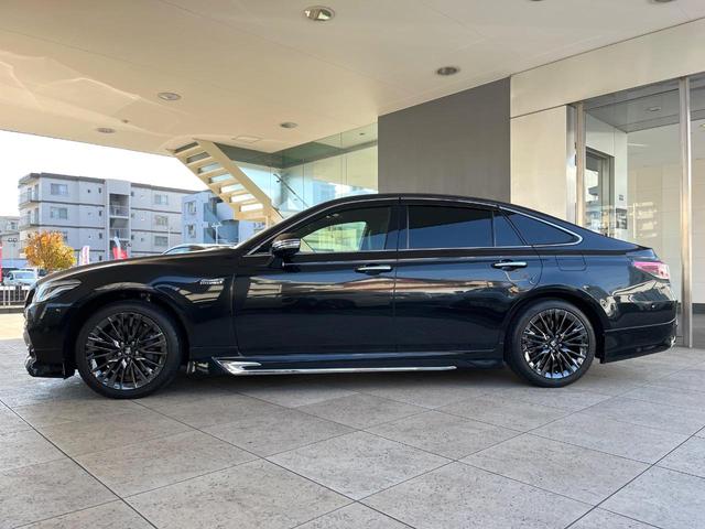 クラウンハイブリッド G-エグゼクティブ モデリスタエアロ パノラミックビューモニター ムーンルーフ デジタルインナーミラー 黒革シート ブラインドスポットモニター メモリー機能付きパワーシート 全席シートヒーター 純正18インチアルミ 禁煙(27枚目)