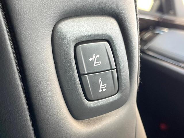 クラウンハイブリッド G-エグゼクティブ モデリスタエアロ パノラミックビューモニター ムーンルーフ デジタルインナーミラー 黒革シート ブラインドスポットモニター メモリー機能付きパワーシート 全席シートヒーター 純正18インチアルミ 禁煙(45枚目)