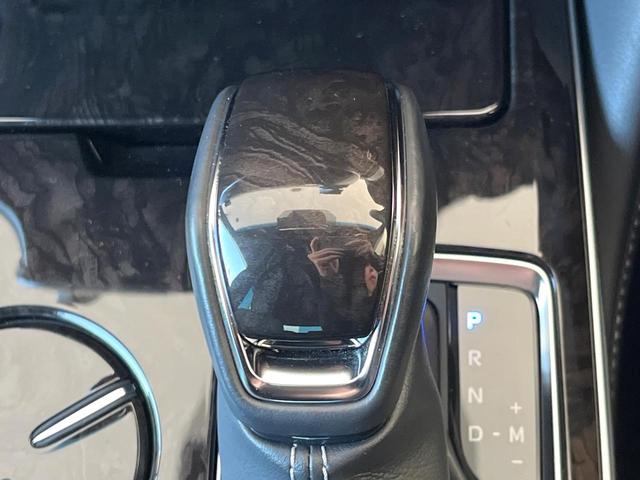 クラウンハイブリッド G-エグゼクティブ モデリスタエアロ パノラミックビューモニター ムーンルーフ デジタルインナーミラー 黒革シート ブラインドスポットモニター メモリー機能付きパワーシート 全席シートヒーター 純正18インチアルミ 禁煙(46枚目)