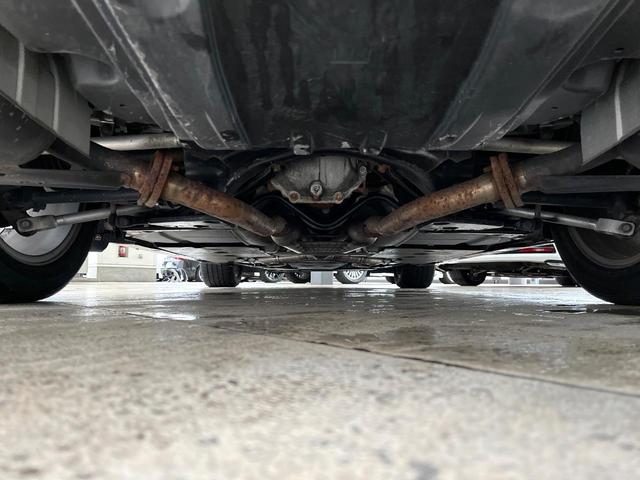 フーガ ２５０ＧＴ　クールエクスクルーシブ　特別仕様車　全方位運転支援システム　インテリジェントクルーズコントロール　白革シート　ＢＯＳＥサウンドシステム　純正１８インチアルミ　革巻きステアリング　ＬＥＤヘッドライト／フロントフォグ　禁煙車（19枚目）