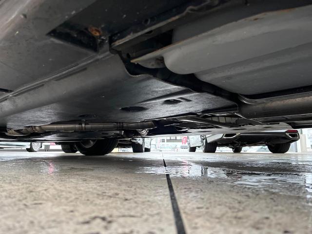 フーガ ２５０ＧＴ　クールエクスクルーシブ　特別仕様車　全方位運転支援システム　インテリジェントクルーズコントロール　白革シート　ＢＯＳＥサウンドシステム　純正１８インチアルミ　革巻きステアリング　ＬＥＤヘッドライト／フロントフォグ　禁煙車（31枚目）