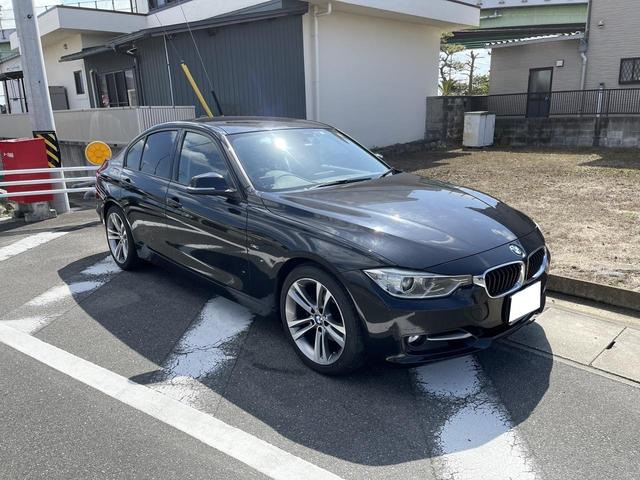 ３シリーズ ３２０ｉ　スポーツ　ドライブレコーダー　バックカメラ　ナビ　アルミホイール　オートマチックハイビーム　パワーシート　スマートキー　アイドリングストップ　ＡＴ　ＣＤ　ＤＶＤ再生　Ｂｌｕｅｔｏｏｔｈ　エアコン（12枚目）