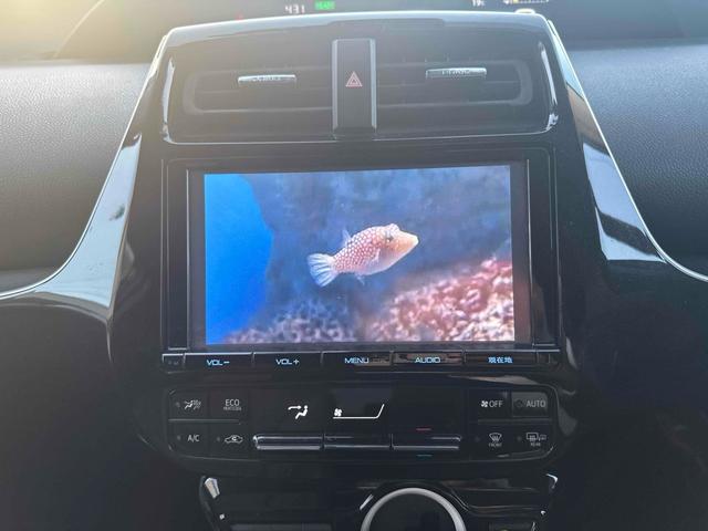 プリウス Aツーリングセレクション ドライブレコーダー ETC クリアランスソナー レーンアシスト オートクルーズコントロール パークアシスト 衝突被害軽減システム バックカメラ TV アルミホイール オートマチックハイビーム(4枚目)