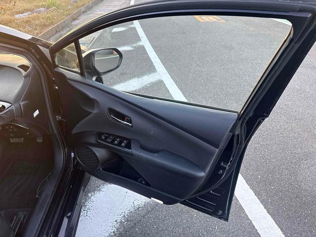 プリウス Aツーリングセレクション ドライブレコーダー ETC クリアランスソナー レーンアシスト オートクルーズコントロール パークアシスト 衝突被害軽減システム バックカメラ TV アルミホイール オートマチックハイビーム(30枚目)