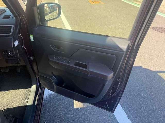 ルーミー Ｇ　Ｓ　バックカメラ　ＴＶ　両側電動スライドドア　オートクルーズコントロール　衝突被害軽減システム　スマートキー　アイドリングストップ　ウォークスルー　ＣＶＴ　盗難防止システム　衝突安全ボディ　ＡＢＳ　ＥＳＣ（29枚目）