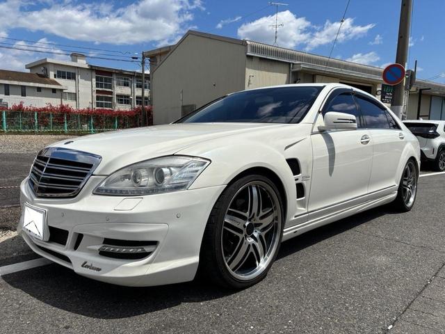 Ｓクラス Ｓ５５０ロング　ロリンザー仕様　後期仕様　レザーシート　バックカメラ　パワーシート　ナビ　ＥＴＣ　ローダウン　ＤＶＤ　エアサスペンション　オートクルーズコントロール　ガラスサンルーフ　キーレス　クリアランスソナー（7枚目）