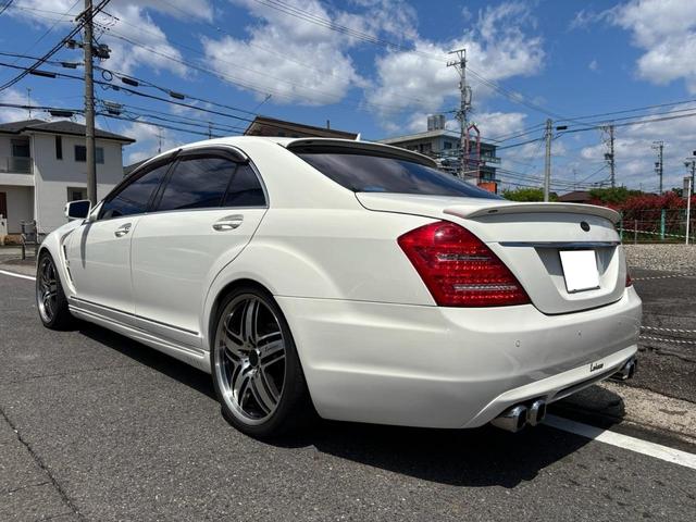 Ｓクラス Ｓ５５０ロング　ロリンザー仕様　後期仕様　レザーシート　バックカメラ　パワーシート　ナビ　ＥＴＣ　ローダウン　ＤＶＤ　エアサスペンション　オートクルーズコントロール　ガラスサンルーフ　キーレス　クリアランスソナー（30枚目）