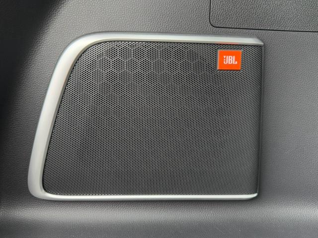 ハリアーハイブリッド Ｚ　レザーパッケージ　パノラミックビューモニター　デジタルインナーミラー　ＪＢＬサウンド　シートヒーター／クーラー　ＨＤＭＩ接続　ブラインドスポット　パワーバックドア　ステアリングヒーター　ヘッドアップディスプレイ　茶内装（5枚目）