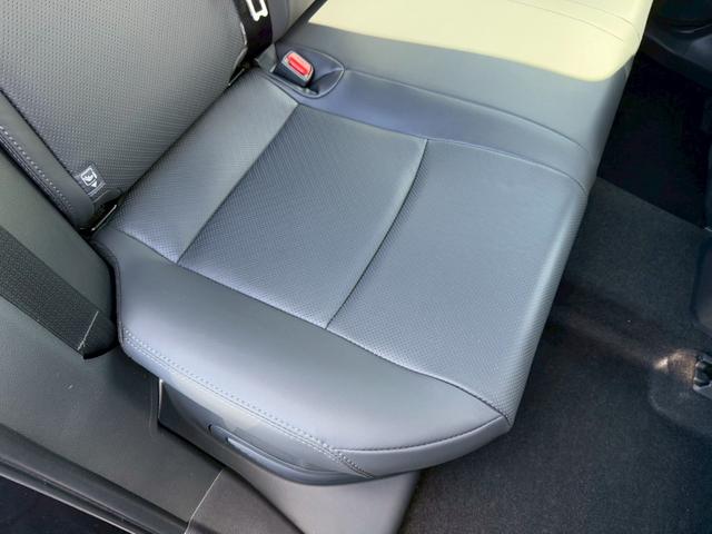 ハリアーハイブリッド Ｚ　レザーパッケージ　調光パノラマルーフ　モデリスタエアロ　デジタルインナーミラー　パノラミックビューモニター　ＪＢＬサウンド　ヘッドアップディスプレイ　パワーバックドア　スペアタイヤ　シートヒータークーラー　ＥＴＣ２．０（70枚目）