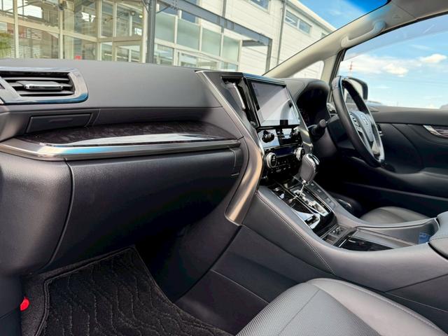 ヴェルファイア ２．５Ｚ　Ｇエディション　モデリスタエアロ（Ｆ／Ｓ／Ｒ）　　サンルーフ　フリップダウンモニター　両側電動スライドドア　フリップダウンモニター　シートヒーター　シートベンチレーション　ステアリングヒーター　ＥＴＣ　ワイヤレス充電（41枚目）