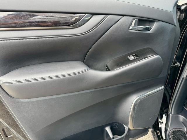 ヴェルファイア ２．５Ｚ　Ｇエディション　モデリスタエアロ（Ｆ／Ｓ／Ｒ）　　サンルーフ　フリップダウンモニター　両側電動スライドドア　フリップダウンモニター　シートヒーター　シートベンチレーション　ステアリングヒーター　ＥＴＣ　ワイヤレス充電（75枚目）