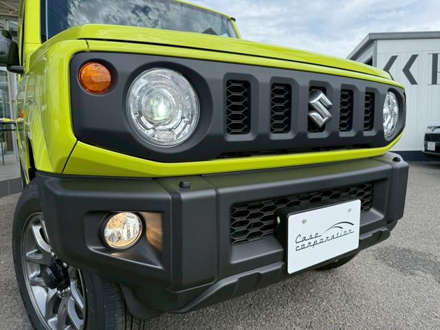 ジムニー ＸＣ　スズキセーフティーサポート　運転席助手席シートヒーター　ＬＥＤヘッドライト　クルーズコントロール　ステアリングスイッチ　スマートキー　プッシュボタンスタート　背面スペアタイヤ　電動ミラー　オートライト（13枚目）