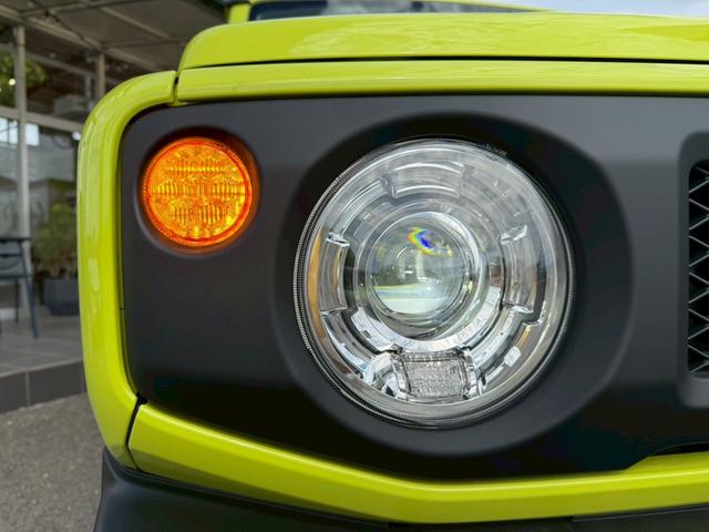 ジムニー ＸＣ　スズキセーフティーサポート　運転席助手席シートヒーター　ＬＥＤヘッドライト　クルーズコントロール　ステアリングスイッチ　スマートキー　プッシュボタンスタート　背面スペアタイヤ　電動ミラー　オートライト（17枚目）