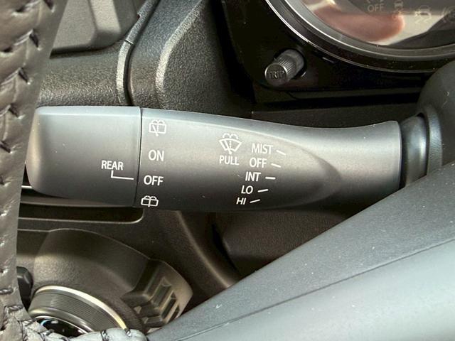ジムニー ＸＣ　スズキセーフティーサポート　運転席助手席シートヒーター　ＬＥＤヘッドライト　クルーズコントロール　ステアリングスイッチ　スマートキー　プッシュボタンスタート　背面スペアタイヤ　電動ミラー　オートライト（50枚目）