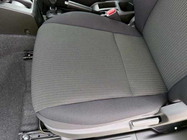ジムニー ＸＣ　スズキセーフティーサポート　運転席助手席シートヒーター　ＬＥＤヘッドライト　クルーズコントロール　ステアリングスイッチ　スマートキー　プッシュボタンスタート　背面スペアタイヤ　電動ミラー　オートライト（71枚目）