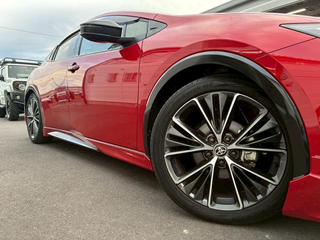 プリウス Ｚ　モデリスタエアロ　トヨタチームメイト　パノラミックビューモニター　１２．３ディスプレイオーディオ　デジタルインナーミラー　純正１９インチＡＷ　　黒革シート　レーダークルーズコントロール　シートヒーター（13枚目）