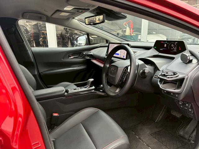 プリウス Ｚ　モデリスタエアロ　トヨタチームメイト　パノラミックビューモニター　１２．３ディスプレイオーディオ　デジタルインナーミラー　純正１９インチＡＷ　　黒革シート　レーダークルーズコントロール　シートヒーター（39枚目）