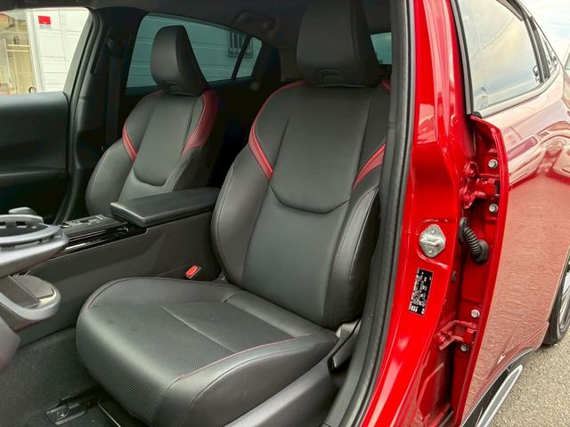 プリウス Ｚ　モデリスタエアロ　トヨタチームメイト　パノラミックビューモニター　１２．３ディスプレイオーディオ　デジタルインナーミラー　純正１９インチＡＷ　　黒革シート　レーダークルーズコントロール　シートヒーター（63枚目）