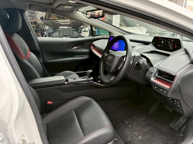 プリウス Ｚ　パノラマルーフ　パノラミックビューモニター　デジタルインナーミラー　純正１９インチＡＷ　１２，３インチディスプレイオーディオ　シートヒーター　ベンチレーション　ＬＥＤヘッドライト　クルーズコントロール（39枚目）