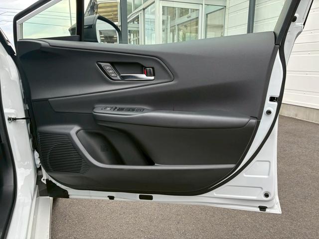 プリウス Ｚ　パノラマルーフ　パノラミックビューモニター　デジタルインナーミラー　純正１９インチＡＷ　１２，３インチディスプレイオーディオ　シートヒーター　ベンチレーション　ＬＥＤヘッドライト　クルーズコントロール（65枚目）