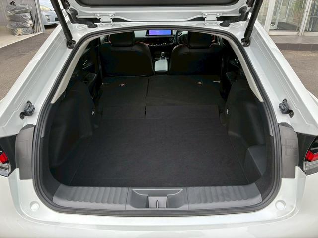 プリウス Ｚ　パノラマルーフ　パノラミックビューモニター　デジタルインナーミラー　純正１９インチＡＷ　１２，３インチディスプレイオーディオ　シートヒーター　ベンチレーション　ＬＥＤヘッドライト　クルーズコントロール（76枚目）
