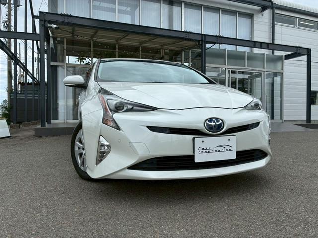 プリウス Ｓセーフティプラス　純正ナビ　バックカメラ　レーダークルーズコントロール　トヨタセーフティ　純正１５インチＡＷ　スマートキー　ＥＴＣ　衝突被害軽減システム　オートライト　オートエアコン　コーナーセンサー　プッシュスタート（12枚目）