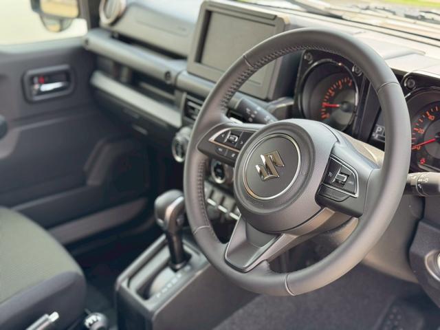 ジムニー XC 4WD オートマチック 純正16インチアルミホイール LEDヘッドライト フロントフォグランプ 運転席/助手席シートヒーター スマートキー プッシュボタンスタート 背面スペアタイヤ 電動格納ドアミラー(8枚目)