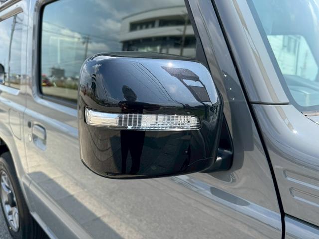 ジムニー XC 4WD オートマチック 純正16インチアルミホイール LEDヘッドライト フロントフォグランプ 運転席/助手席シートヒーター スマートキー プッシュボタンスタート 背面スペアタイヤ 電動格納ドアミラー(22枚目)