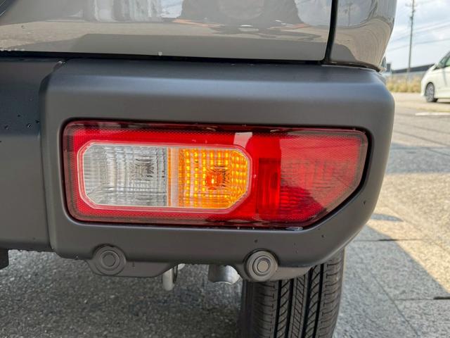 ジムニー XC 4WD オートマチック 純正16インチアルミホイール LEDヘッドライト フロントフォグランプ 運転席/助手席シートヒーター スマートキー プッシュボタンスタート 背面スペアタイヤ 電動格納ドアミラー(32枚目)