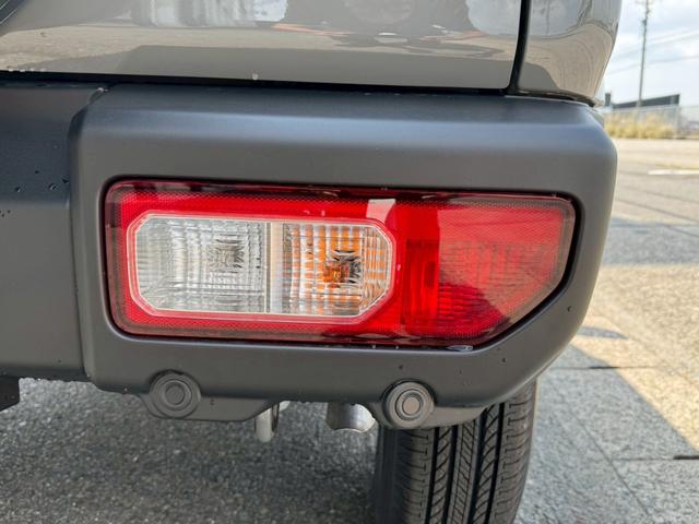 ジムニー XC 4WD オートマチック 純正16インチアルミホイール LEDヘッドライト フロントフォグランプ 運転席/助手席シートヒーター スマートキー プッシュボタンスタート 背面スペアタイヤ 電動格納ドアミラー(33枚目)