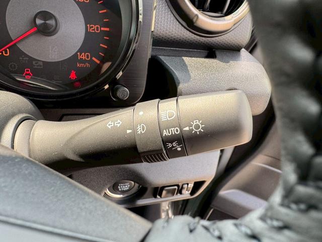 ジムニー XC 4WD オートマチック 純正16インチアルミホイール LEDヘッドライト フロントフォグランプ 運転席/助手席シートヒーター スマートキー プッシュボタンスタート 背面スペアタイヤ 電動格納ドアミラー(46枚目)