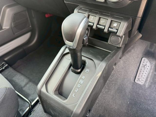 ジムニー XC 4WD オートマチック 純正16インチアルミホイール LEDヘッドライト フロントフォグランプ 運転席/助手席シートヒーター スマートキー プッシュボタンスタート 背面スペアタイヤ 電動格納ドアミラー(52枚目)