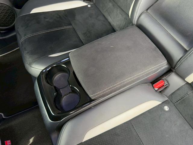 プリウスPHV S GRスポーツ 純正9インチナビ シートヒーター トヨタセーフティセンス レーダークルーズコントロール ETC フルセグTV ハーフレザーシート オートライト LEDライト クリアランスソナー Bluetooth接続(72枚目)