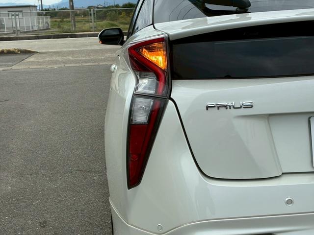 プリウス A 9インチナビ モデリスタエアロ(F.S.R) 寒冷地仕様ヘッドアップディスプレイ ブラインドスポットモニター クリアランスソナー バックカメラ  LDA PCS  リアフォグランプ 純正15インチAW(31枚目)