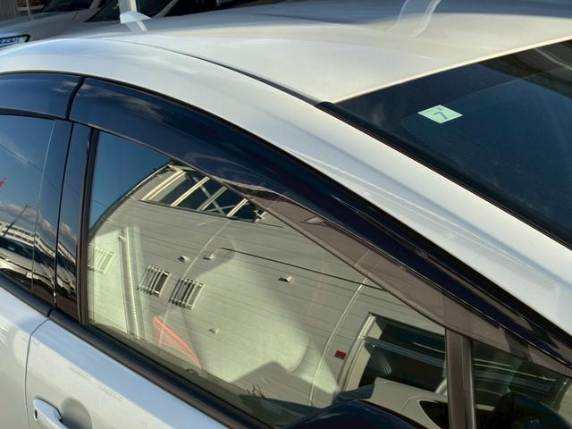 プリウス Z トヨタチームメイト デジタルインナーミラー パノラミックビューモニター シートヒータ/ベンチレーション フルセグTV  パワーバックドア パワーシート LEDヘッドライト 純正19インチアルミホイール(19枚目)