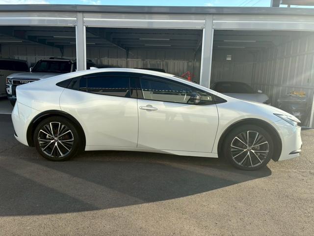 プリウス Z トヨタチームメイト デジタルインナーミラー パノラミックビューモニター シートヒータ/ベンチレーション フルセグTV  パワーバックドア パワーシート LEDヘッドライト 純正19インチアルミホイール(21枚目)