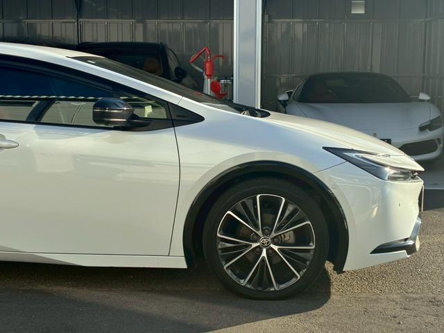 プリウス Z トヨタチームメイト デジタルインナーミラー パノラミックビューモニター シートヒータ/ベンチレーション フルセグTV  パワーバックドア パワーシート LEDヘッドライト 純正19インチアルミホイール(22枚目)