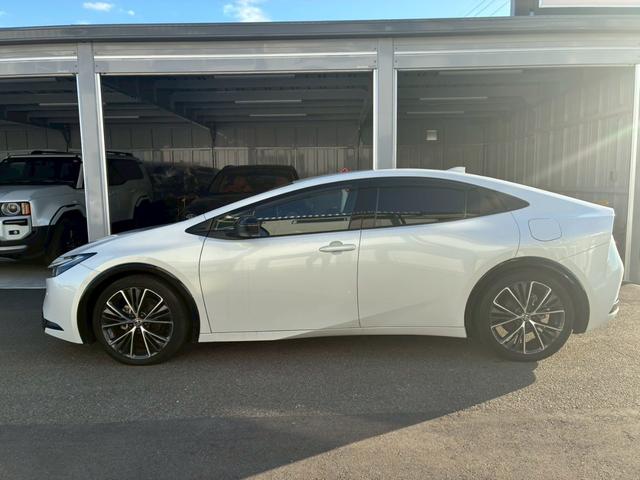 プリウス Z トヨタチームメイト デジタルインナーミラー パノラミックビューモニター シートヒータ/ベンチレーション フルセグTV  パワーバックドア パワーシート LEDヘッドライト 純正19インチアルミホイール(37枚目)